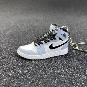 Jordan 1 Mid Light Smoke Grey