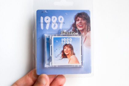 Taylor Swift 1989 Blue CD Keychain with pvc cover