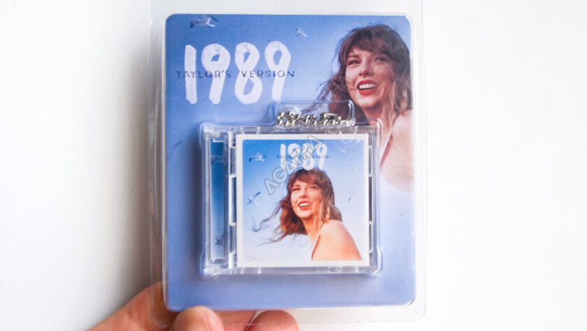 Taylor Swift 1989 Blue CD Keychain with pvc cover